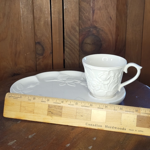 White Embossed Rose Cup and Snack Plate Set - Picture 3 of 13